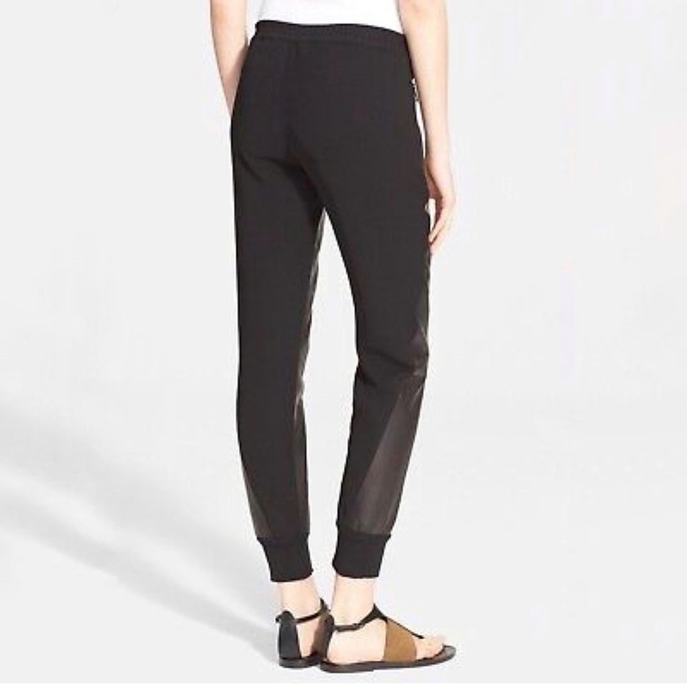 Vince Black Genuine Leather Crepe Mixed Media Jogger Pants
Trousers Small - Picture 2 of 8
